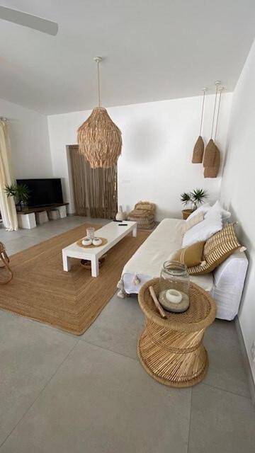 Location de vacances pour 6 personnes, avec piscine et jardin dans Port de Saint-Gilles les Bains - 4