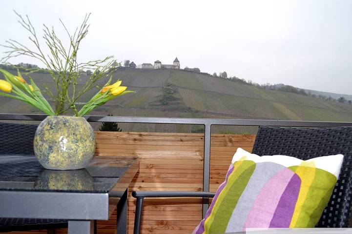 Ferienwohnung für 2 Personen, mit Balkon und Garten sowie Sauna in Pünderich