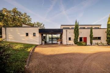 Location de vacances pour 9 personnes, avec jardin à Loupiac (Lot)