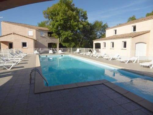 Location de vacances pour 6 personnes, avec piscine ainsi que jardin et terrasse, animaux acceptés à Lablachère - 4