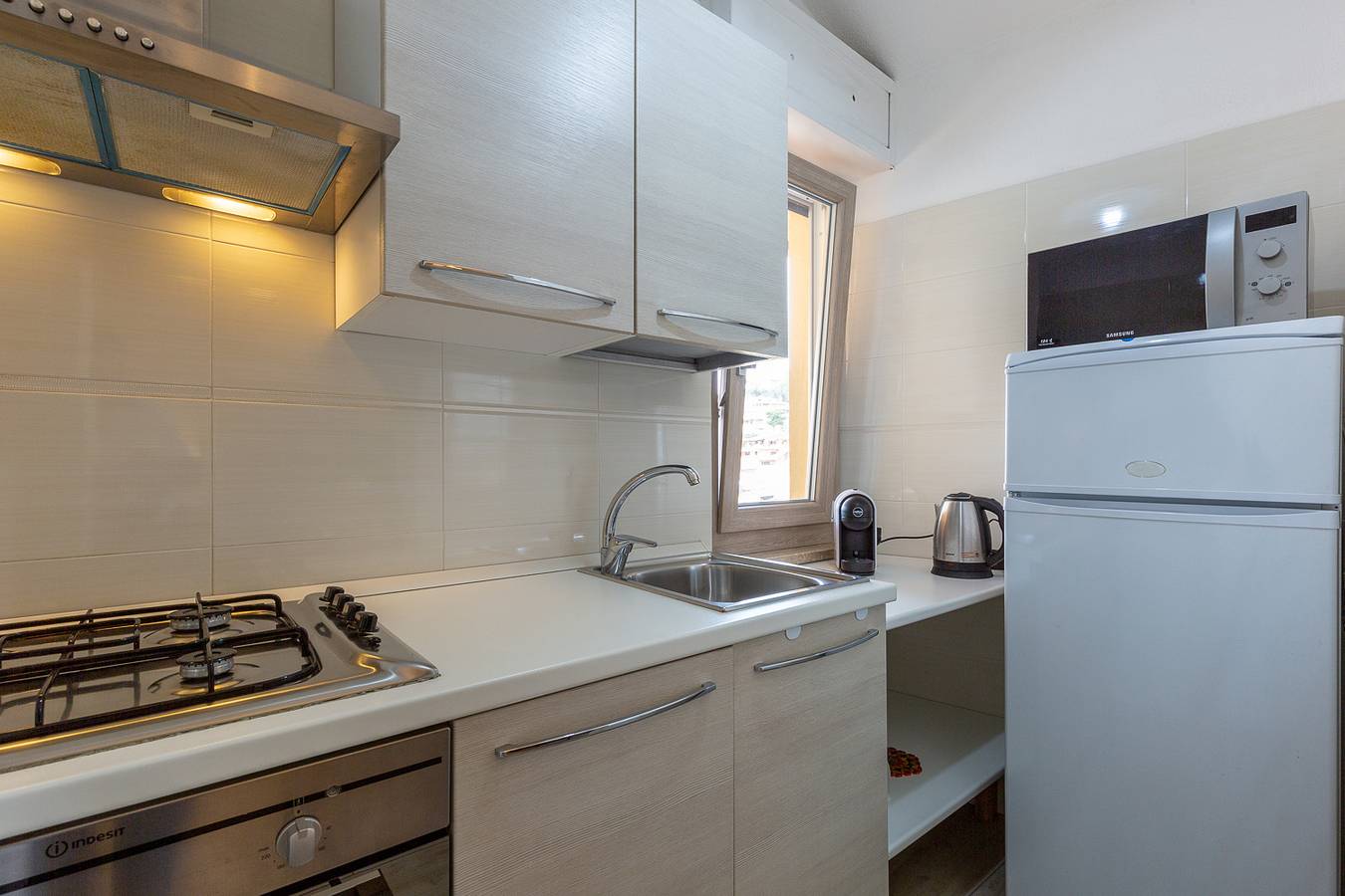 Appartamento intero, Appartamento centrale con balcone, Wifi e aria condizionata in Crabonaxa/Villasimius, Villasimius