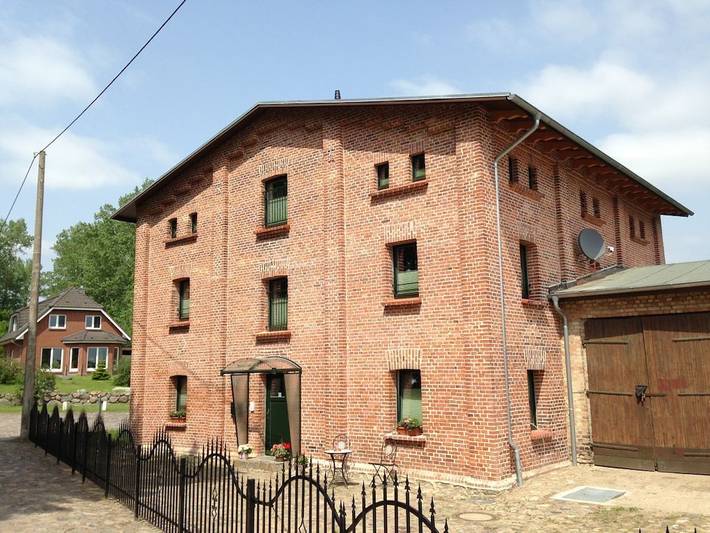 Ferienhaus für 6 Personen, mit Terrasse und Garten in Bützow-Land