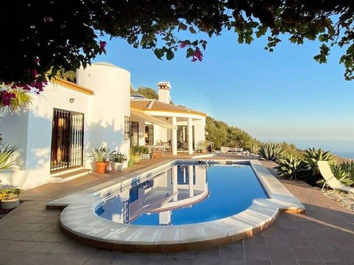 Villa pour 6 personnes, avec Terrasse et Piscine à Arenas