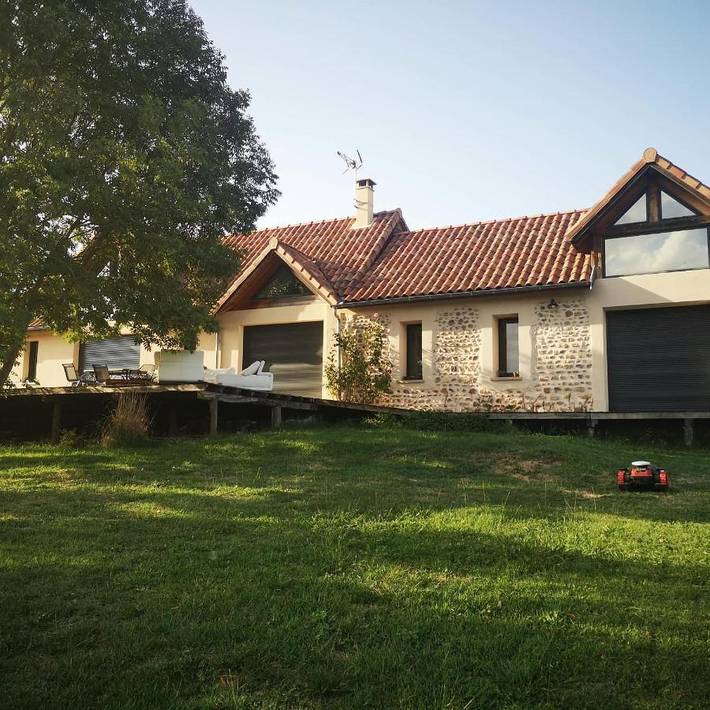 Location de vacances pour 10 personnes, avec Terrasse ainsi que Jardin et Vue à Bordes