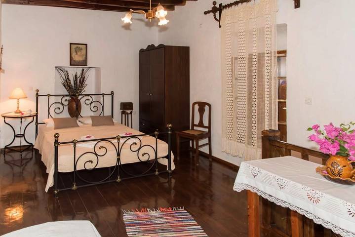 Gîte pour 4 personnes, avec jardin et vue dans Adamas - 2