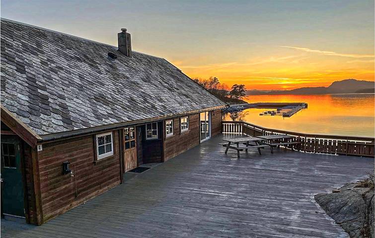 Feriehus for 5 personer, med Terrasse og Hage i Rogaland