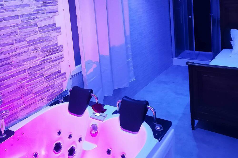 Dépendance En Chambre D'Hôte Avec Jacuzzi Dans La Chambre in Amblainville, Oise