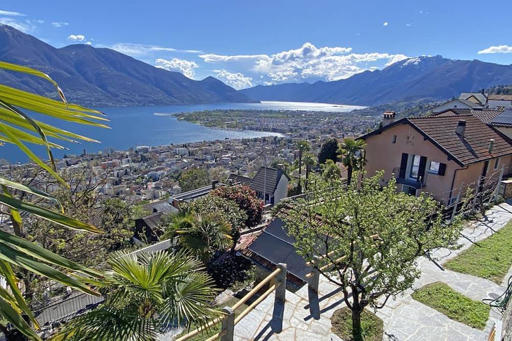Neu renoviertes Einfamilienhausam am Sonnenhang über Locarno mit Panoramasicht in Brione sopra Minusio, Tessiner Alpen