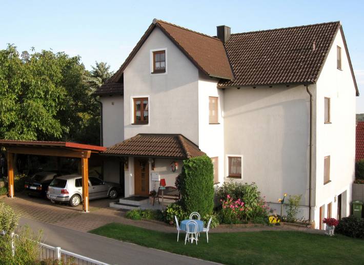 Ferienwohnung für 2 Personen, mit Balkon/Terrasse und Garten in Haundorf