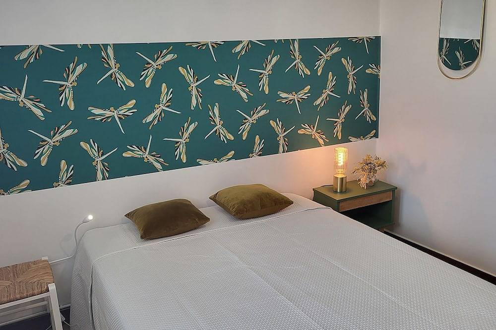 Countryside close to beaches and tourist attractions in Saujon, Côte de Beauté