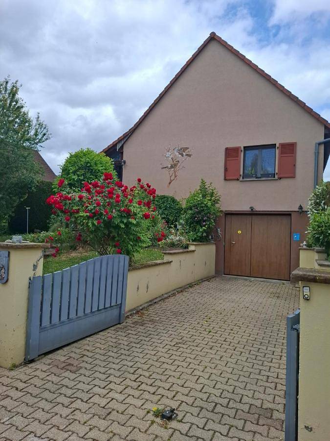 Villa pour 7 personnes, avec terrasse ainsi que sauna et jacuzzi
