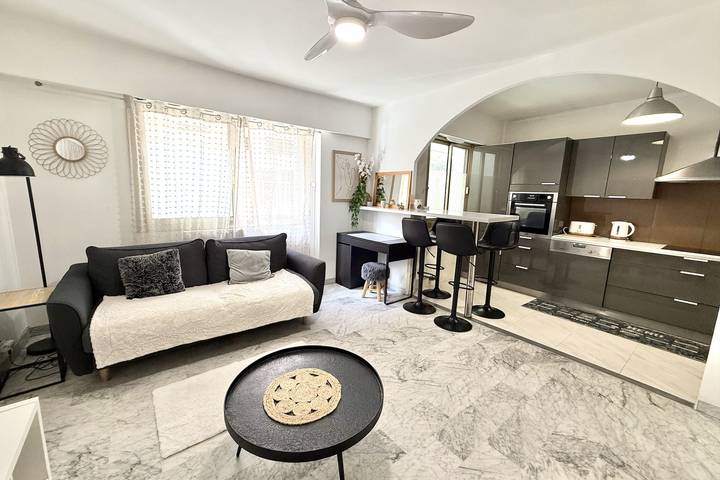 Gîte pour 4 personnes, adapté aux familles dans Plage de Juan-les-Pins