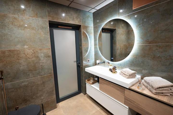 Location de vacances pour 4 personnes, avec jardin et piscine ainsi que sauna et vue dans Saint-Étienne - 4