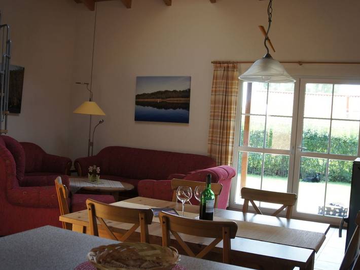 Ferienhaus für 6 Personen, mit Terrasse und Seeblick sowie Garten, kinderfreundlich in Jabel - 3