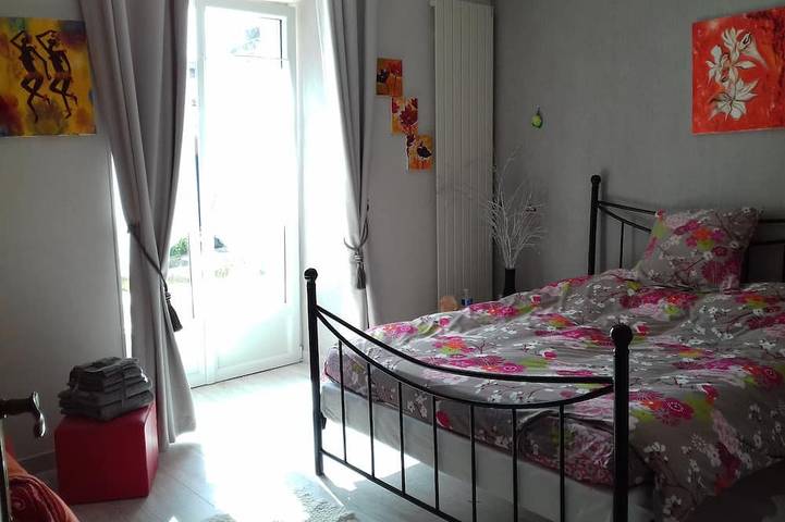 Location de vacances pour 4 personnes, avec Jardin à La Celle-Saint-Avant