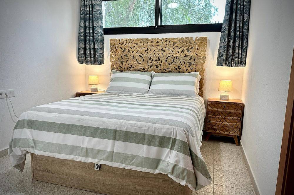 Entire apartment, Ultra Chic Apartment with Pool, Wifi and all mod-cons. in Costa de Antigua, Antigua