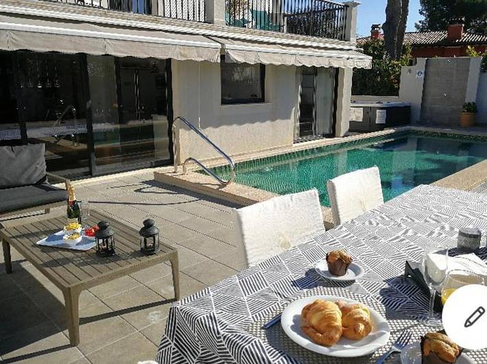Ferienhaus für 8 Personen, mit Balkon und Whirlpool sowie Terrasse und Garten in Cala Major - 3