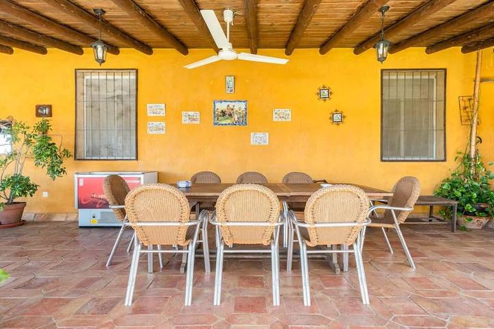 Chalet para 17 personas, con jardín además de piscina y vistas, Familias con niños en Sierra de Aracena y Picos de Aroche - 4