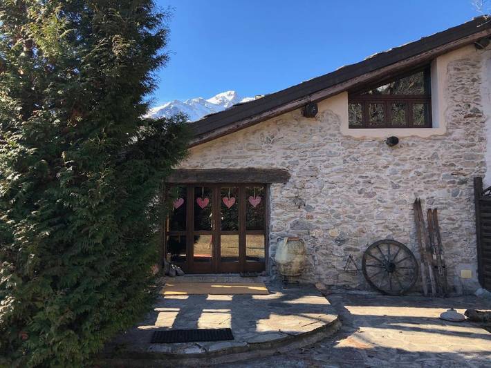 Casa vacanza per 14 persone, con Balcone e Terrazza nonché Giardino e Panorama a Oulx