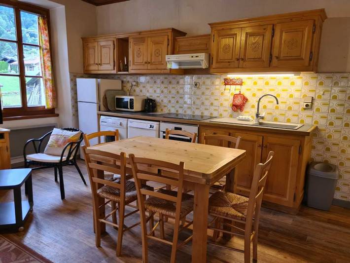 Apartamento entero, Casa adosada familiar con 2 apartamentos - ideal para familias grandes in Station de Morillon, Grand Massif