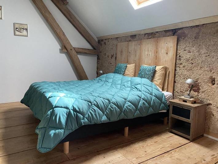Location de vacances pour 4 personnes, avec piscine ainsi que vue et jardin à Saint-Désiré - 2