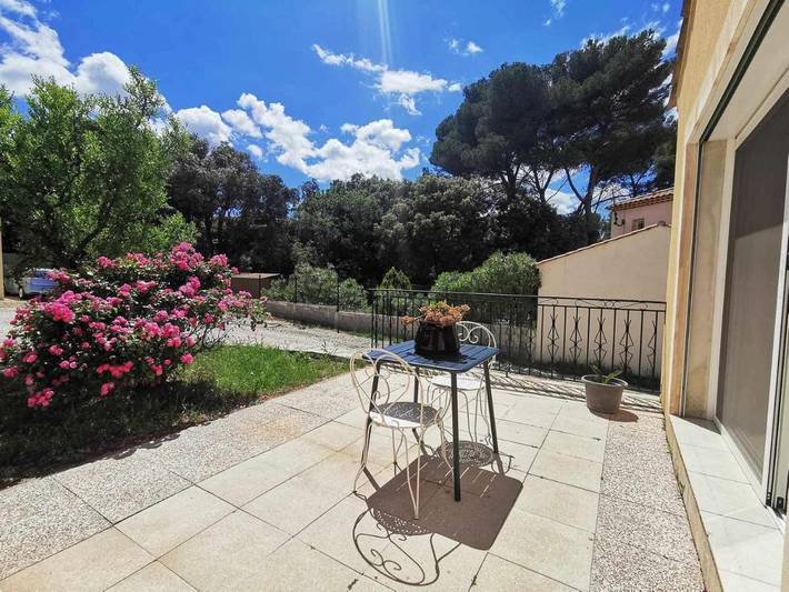 Gîte pour 4 personnes, avec terrasse à Cornillon-Confoux - 2