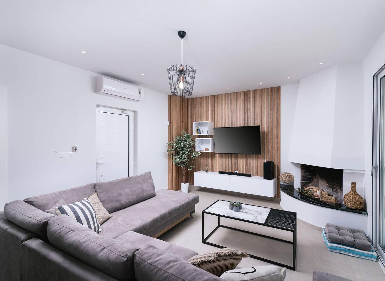 Blissful Beach Front Wohnung mit privatem Schwimmbad in Lygaria, Achlada