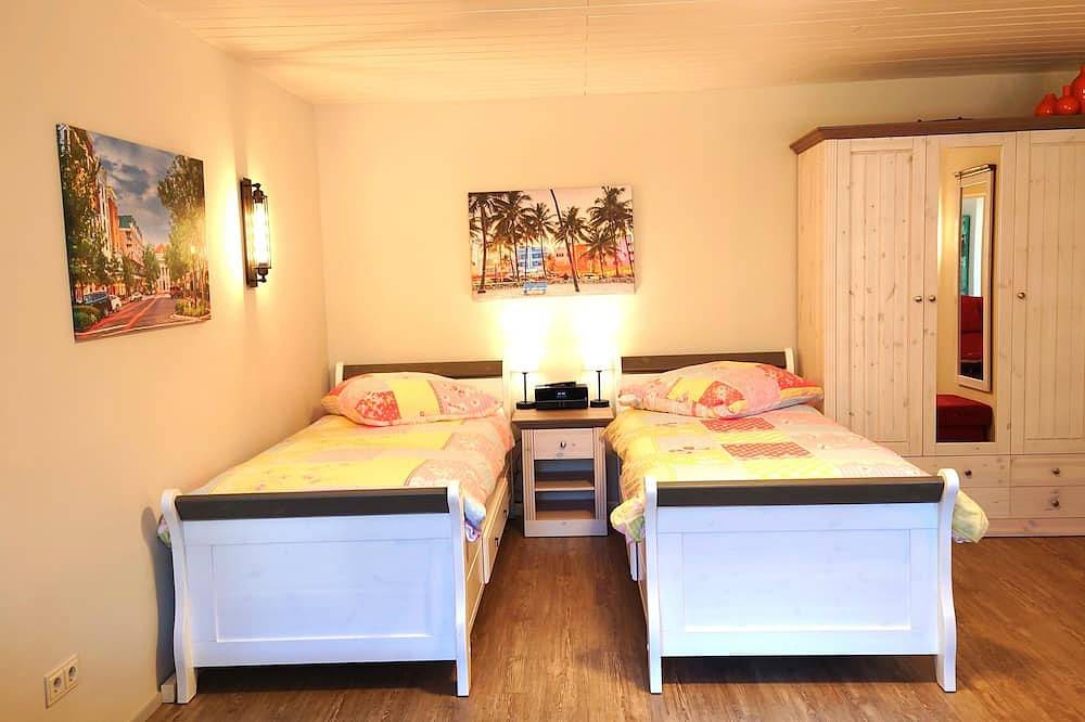 Ganze Wohnung, Ferienwohnung für 1 - 3 Personen, eigene Gartenterrasse, eigener Parkplatz Wi-Fi in Bad Honnef, Siebengebirge