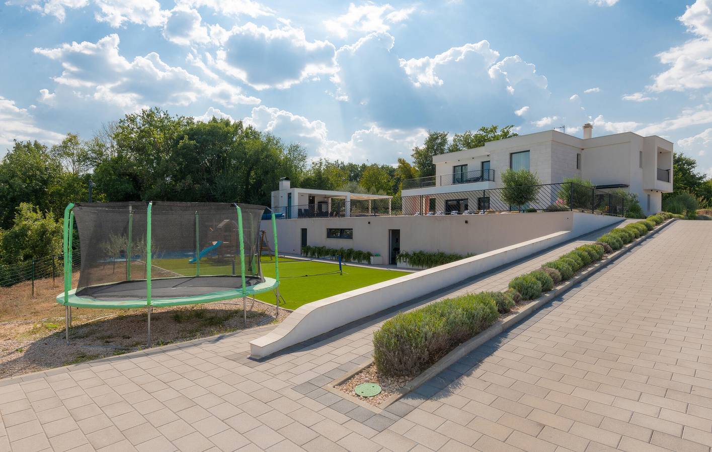 Reizendes Haus, 2 km vom Fluss entfernt: WLAN, Pool, Terrasse und Parkplatz in Imotski, Makarska Riviera