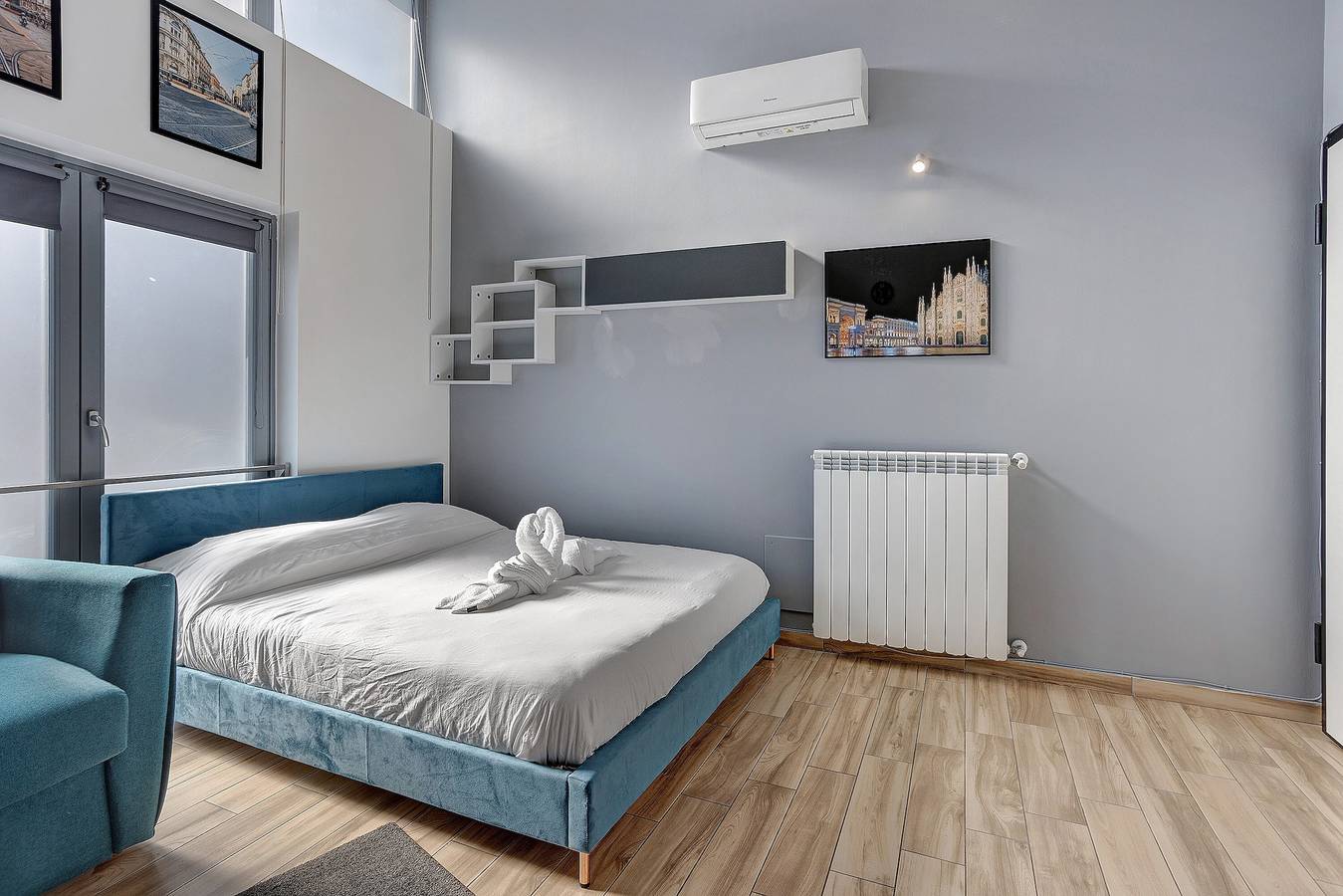 Entire studio, Spacious Family & Group Apartment at Navigli - Metro & Duomo in Milan, Milan Province