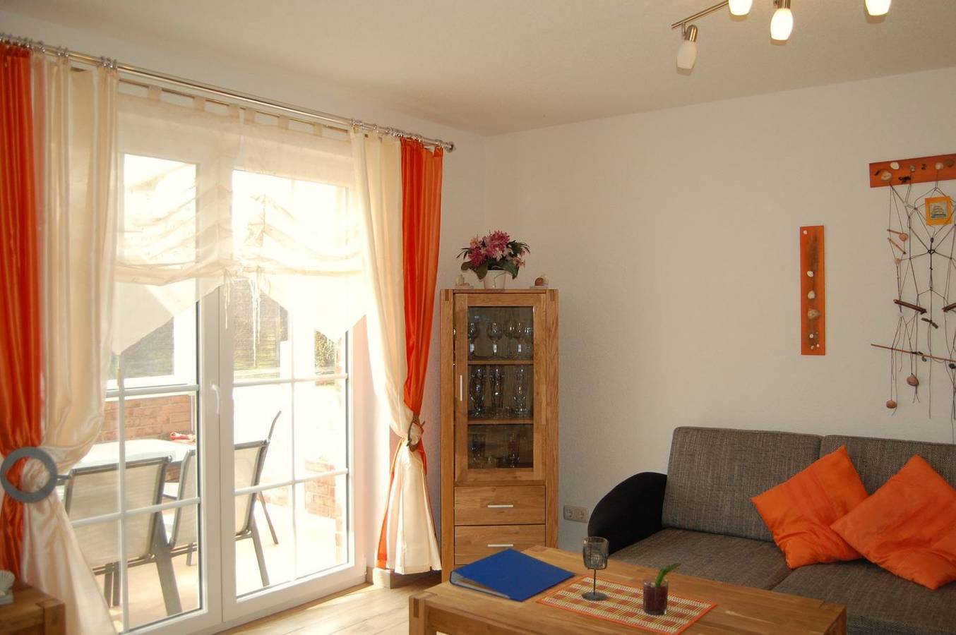 Ferienhaus "Hus an de Küst 1" - im Ortskern Ahrenshoop ca 65 m² für 2-4 Personen in Ahrenshoop, Fischland