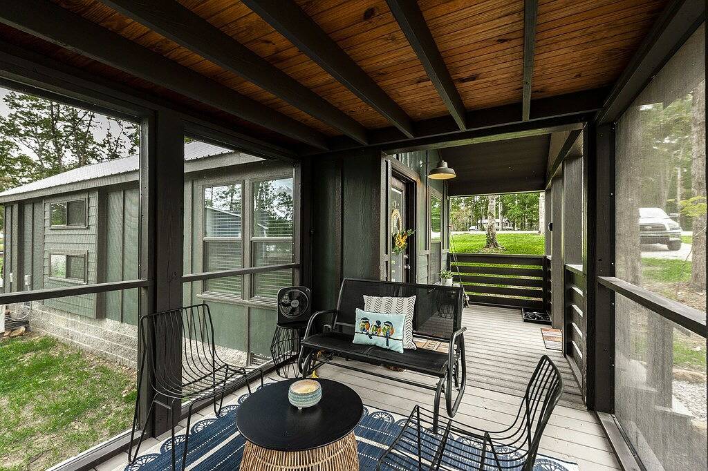 Heavensent Tiny Home @ The Retreat at Water's Edge - Lake Views! in Grundy County