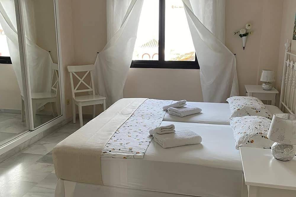 Entire apartment, Luxuriöse Apartament Wohnung mit Meerblick, 2 Bäder/2 Schlafzimmer/2 Balkone in Hacienda Las Chapas, Marbella