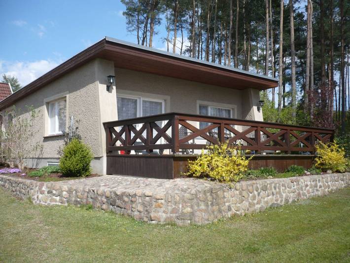 Ferienwohnung für 2 Personen, mit Terrasse und Garten sowie Seeblick in Userin