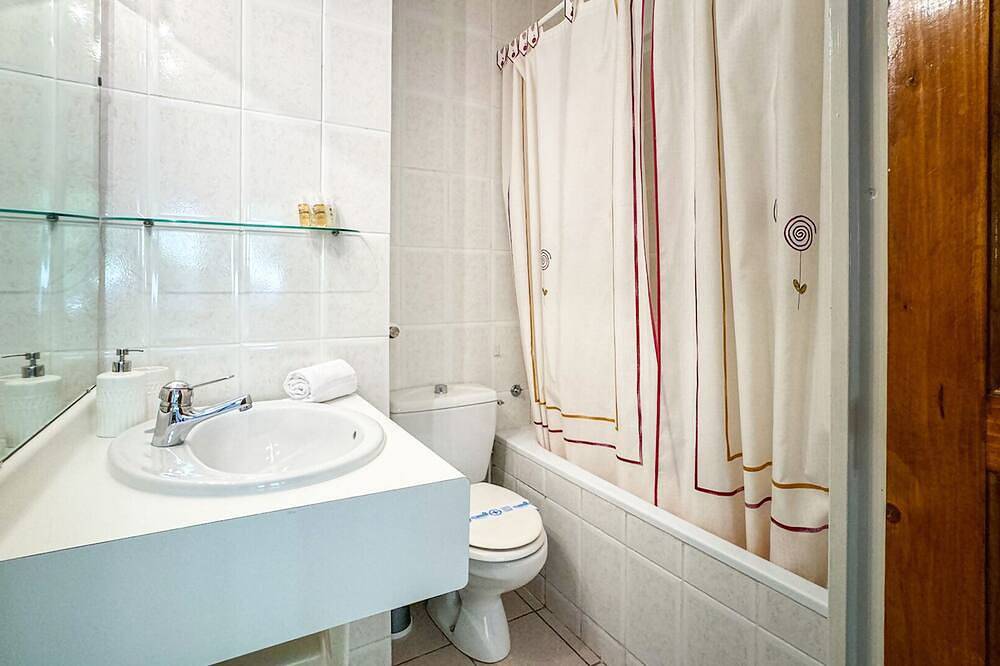 Entire apartment, The Montana Park racó in Enveitg, Prades region