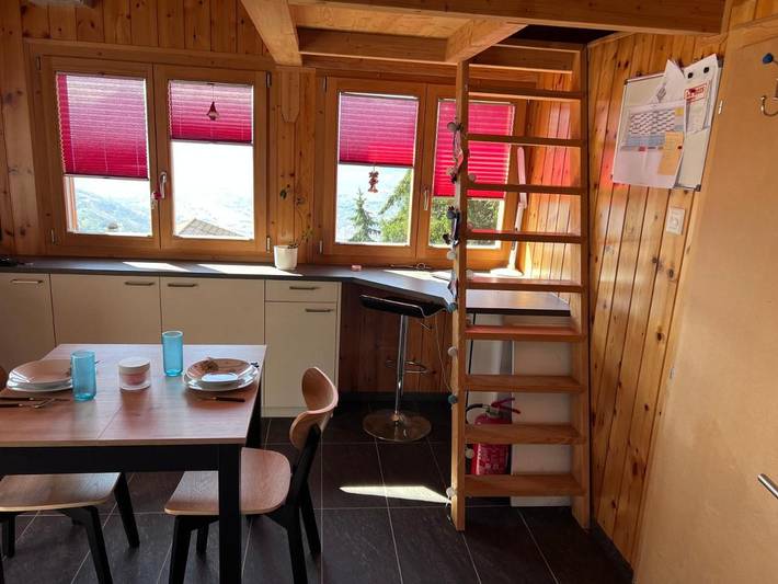 Gîte pour 2 personnes, avec Balcon et Terrasse ainsi que Jardin et Vue dans Nax