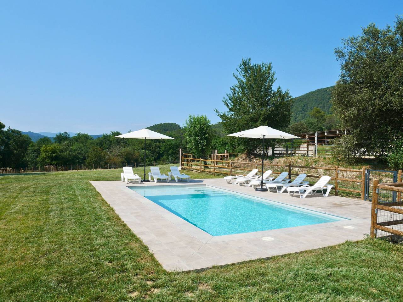 Casa Rural 'La Rossa' con Vistas a la Montaña, Piscina Privada y Wi-Fi in San Miguel de Campmajor, Pla de l'Estany