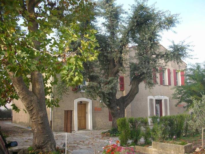Hôtel pour 3 personnes, avec jardin et terrasse, animaux acceptés à Peyrolles-en-Provence - 2
