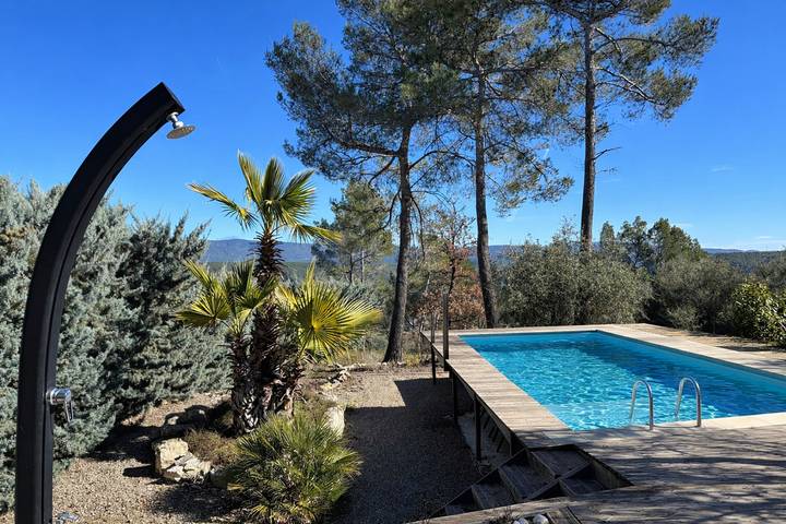 Gîte pour 6 personnes, avec Piscine à Sillans-la-Cascade