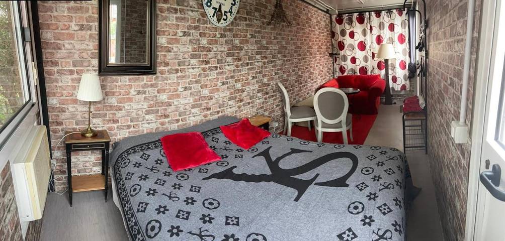 Chambre d’hôte pour 2 personnes, avec jardin et vue ainsi que terrasse et piscine dans Le Lavandou - 2