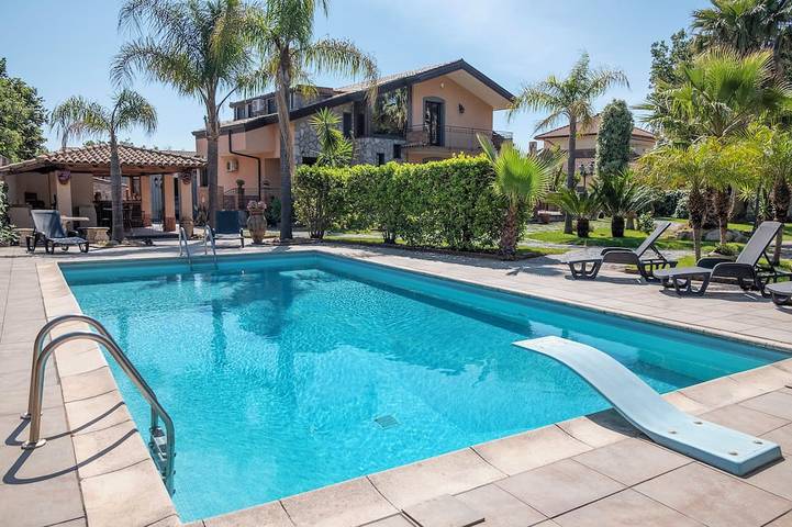 Villa per 8 persone, con giardino, con animali domestici in Aci Sant'Antonio