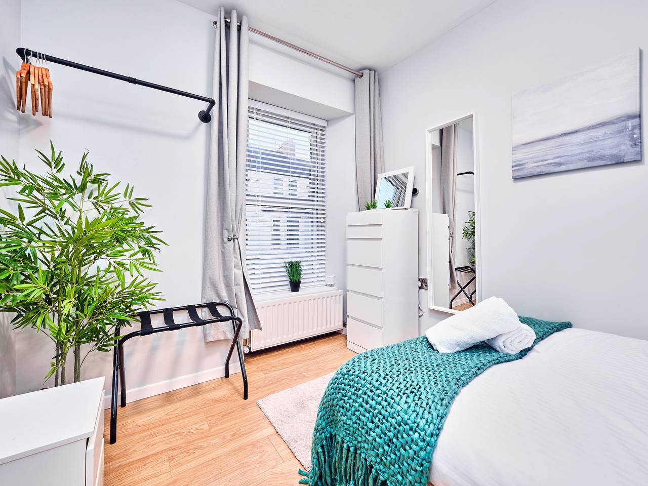 Entire apartment, No.2 Princess Yellow Apartments - Uk52053 in Portrush, County Antrim