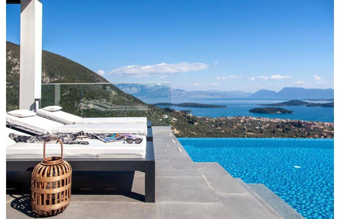 Entire apartment, Apartment "Desun Suites Blue" with Sea View, Balcony, Garden and Wi-Fi in Rachi, Greece