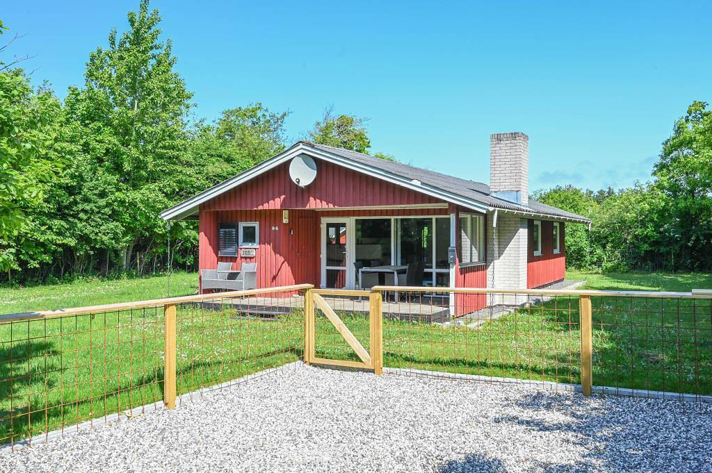 Ferienhaus mit Kaminofen und überdachter Terrasse in Nørhede Vest, Ulfborg