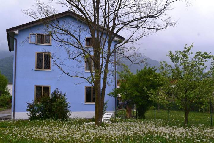 Ferienwohnung für 5 Personen, mit Ausblick und Garten sowie Terrasse