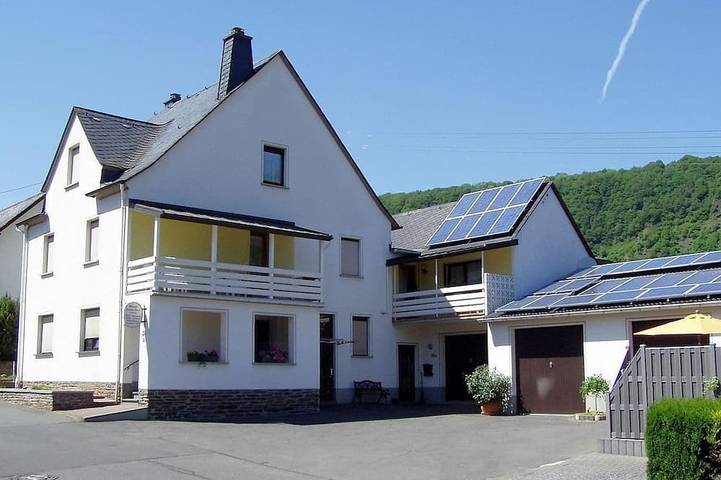 Ferienwohnung für 4 Personen, mit Balkon und Garten