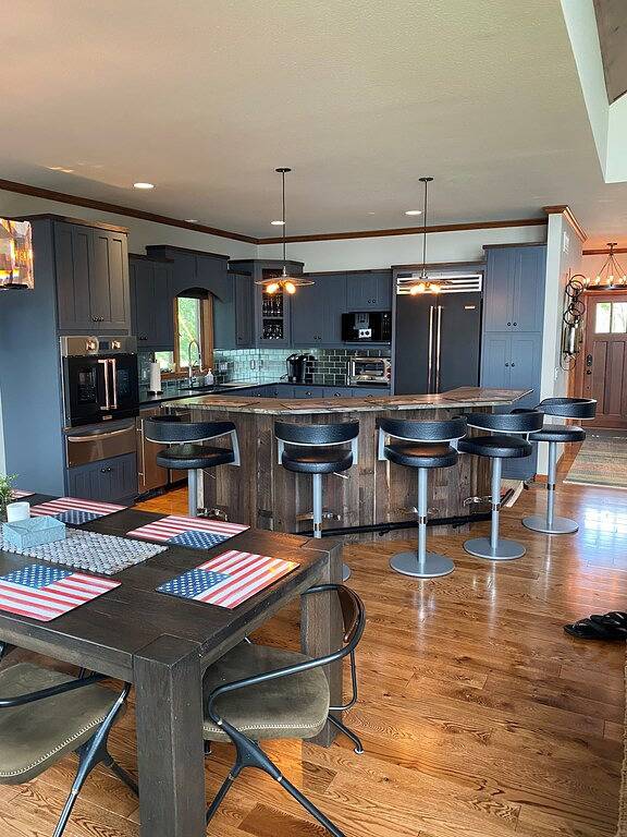 Luxury Lake Front Cabin am Ossawinnamakee / Optionale Nutzung des neuen 23 ft Ponto in Breezy Point, Crow Wing County