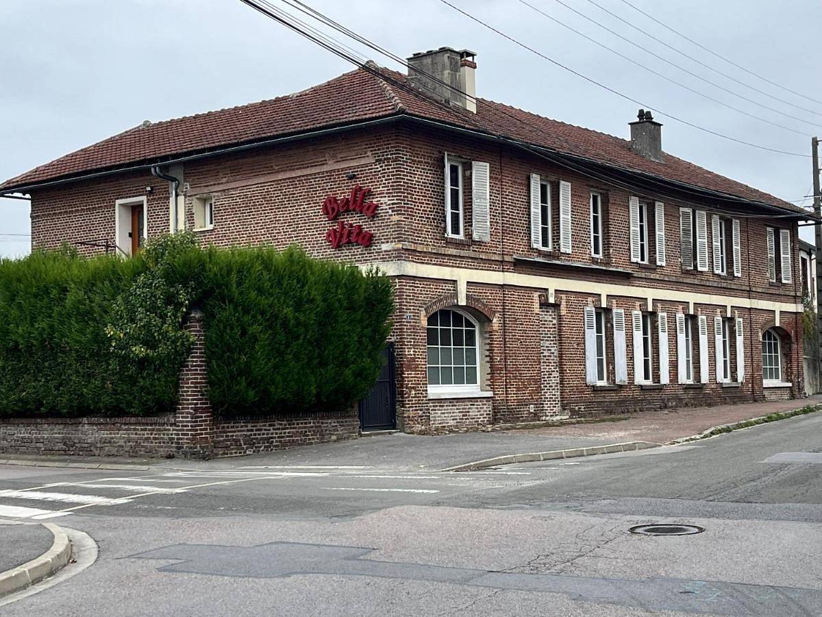 Double Room with Private External Bathroom in Villers-Cotterêts, Aisne