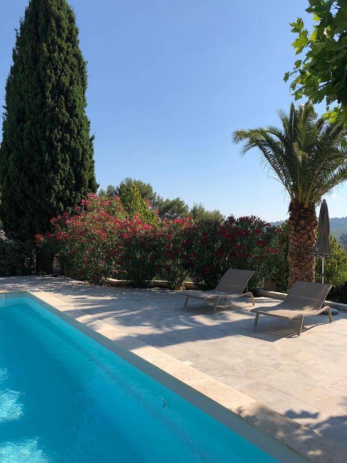 Villa pour 4 personnes, avec Balcon et Terrasse ainsi que Jardin et Piscine à Le Castellet - 3