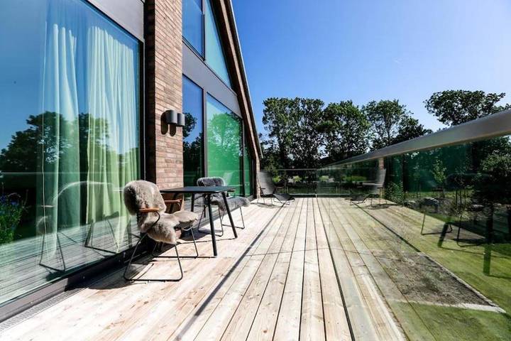 Ferienwohnung für 14 Personen, mit Whirlpool und Terrasse sowie Garten und Sauna